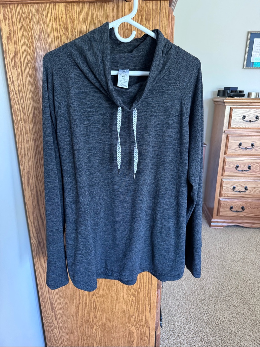 Women's Charcoal Long-Sleeve Hooded Tee - Lightweight Comfort